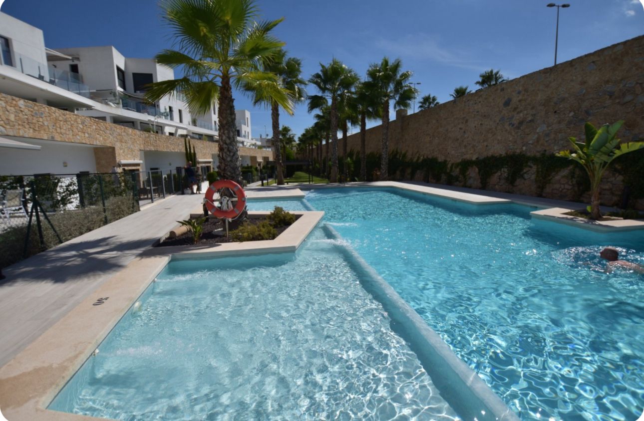 Het gemeenschappelijke zwembad