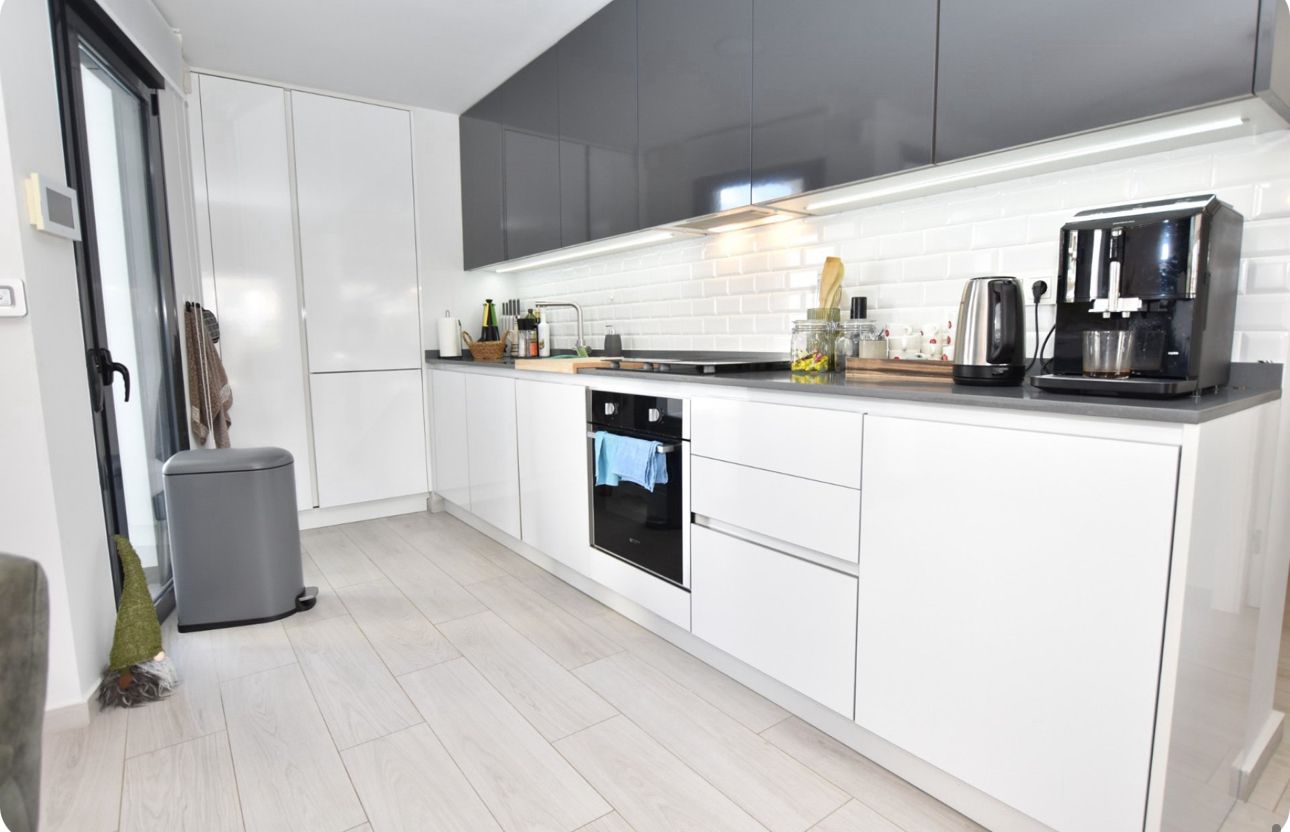 Ruim terras met loungeset